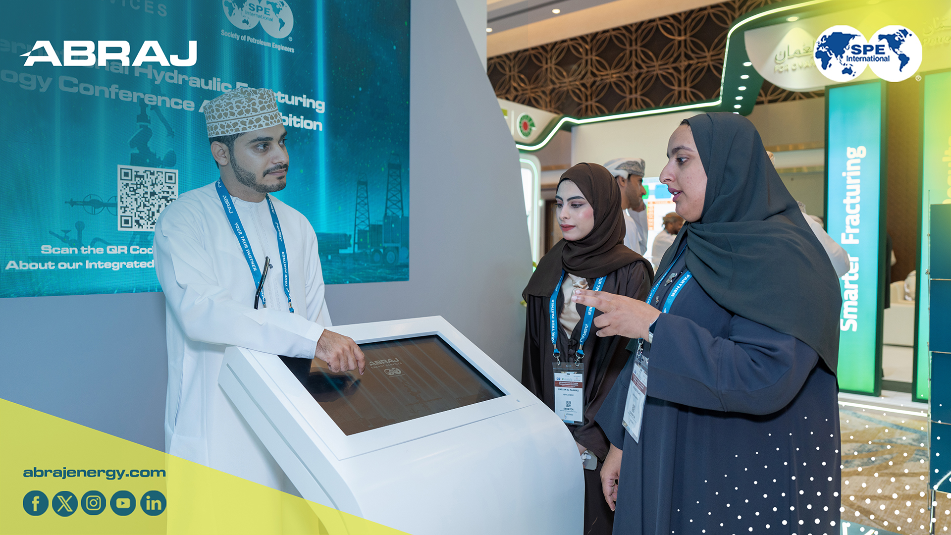 Visitors interacting with Abraj's interactive content, demonstrating knowledge exchange at the SPE Hydraulic Fracturing Exhibition 2025